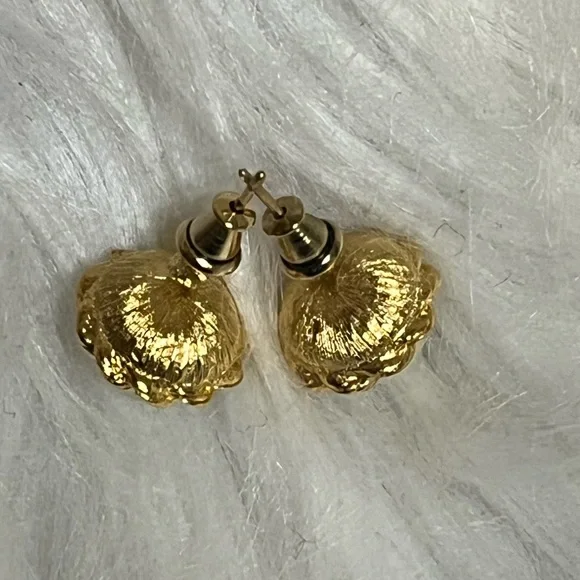 Pearl Stud Earrings - Picture 3 of 6